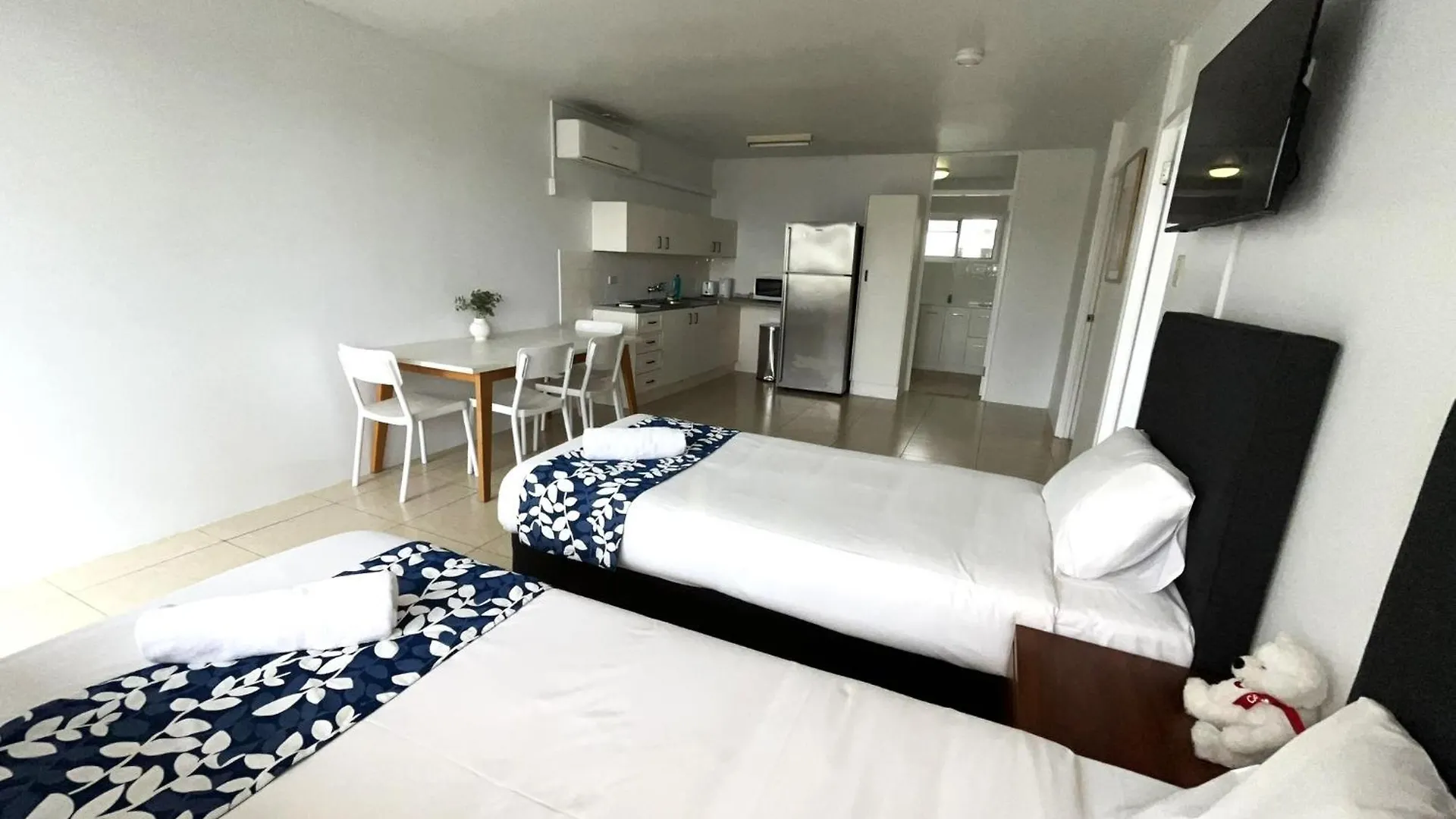 Browns Broadbeach Motel 3*