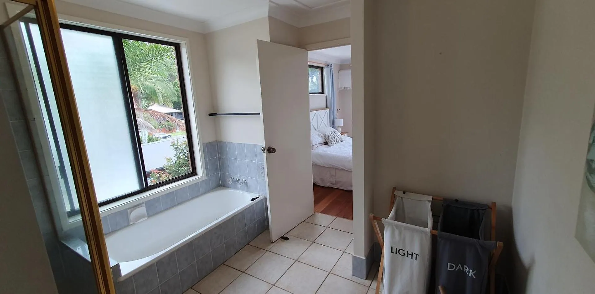 Family Retreat, 1 And Half Kms, Shops, Full Apartment *