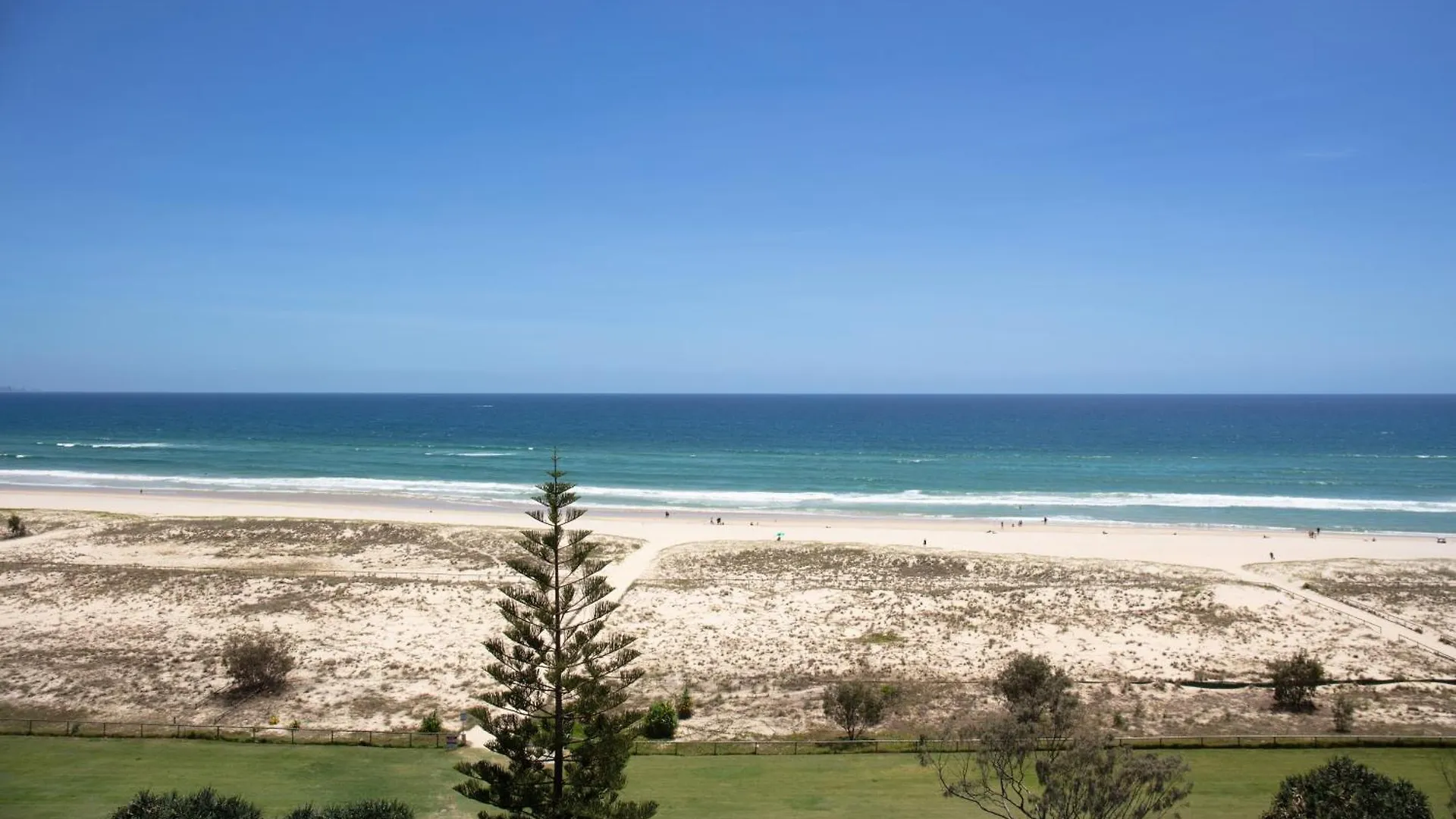 Sol - Luxury 3 Bedroom In Kirra Apartment *