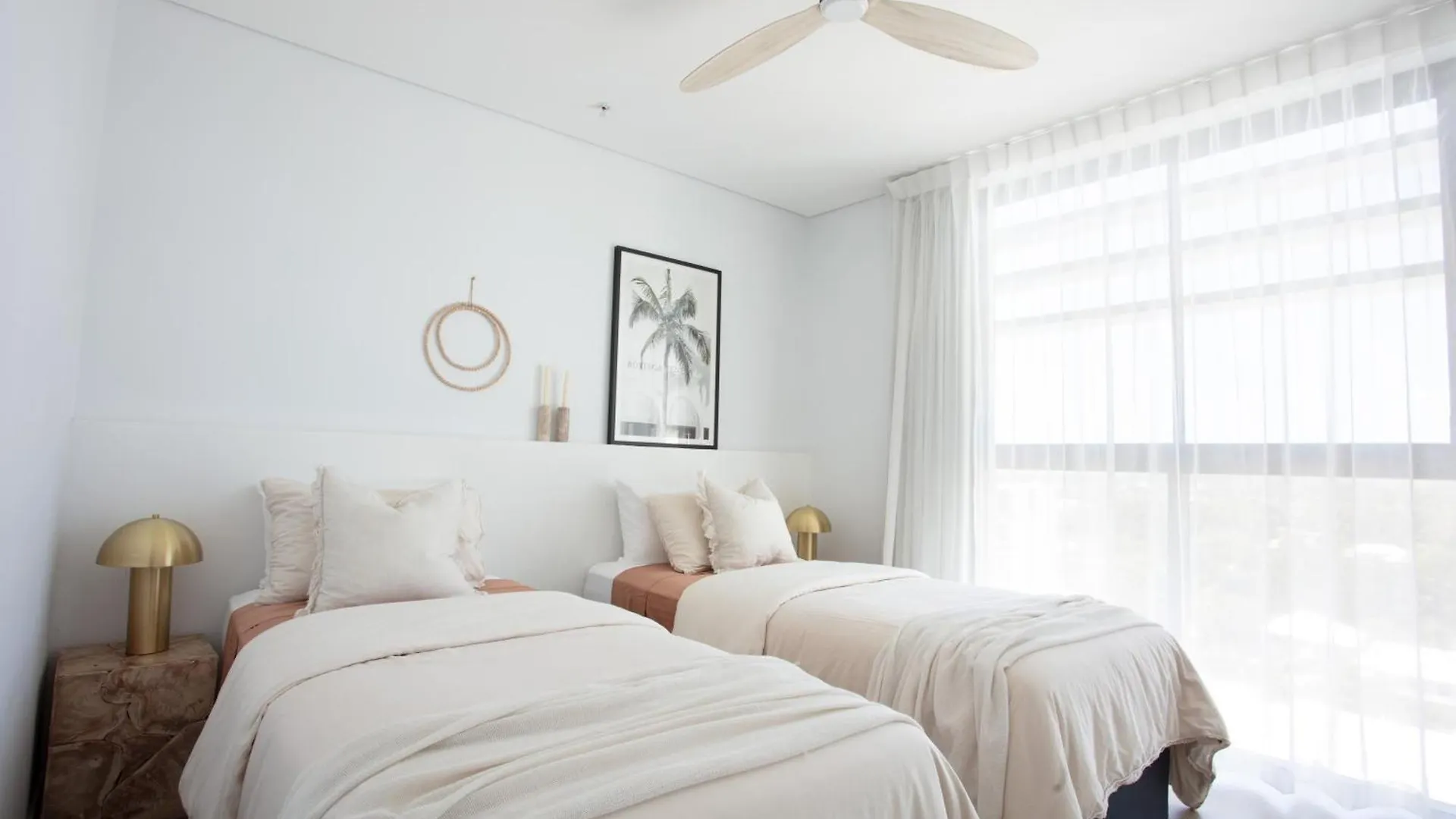 Sol - Luxury 3 Bedroom In Kirra