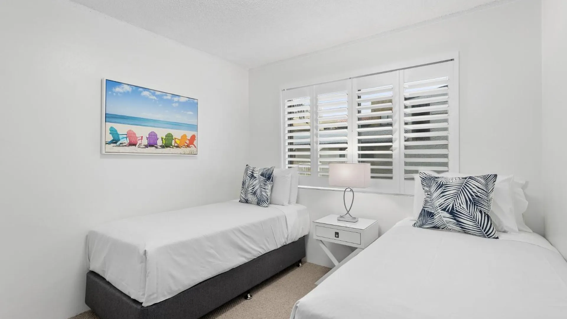 Wake To Waves In Spacious 3-bed Beachfront Unit *