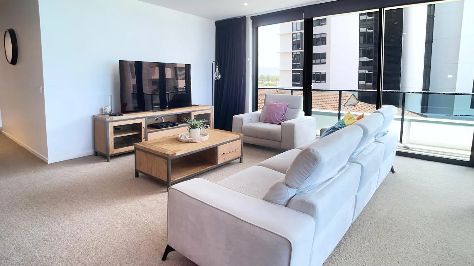 Boardwalk Burleigh - Official Aparthotel 4*