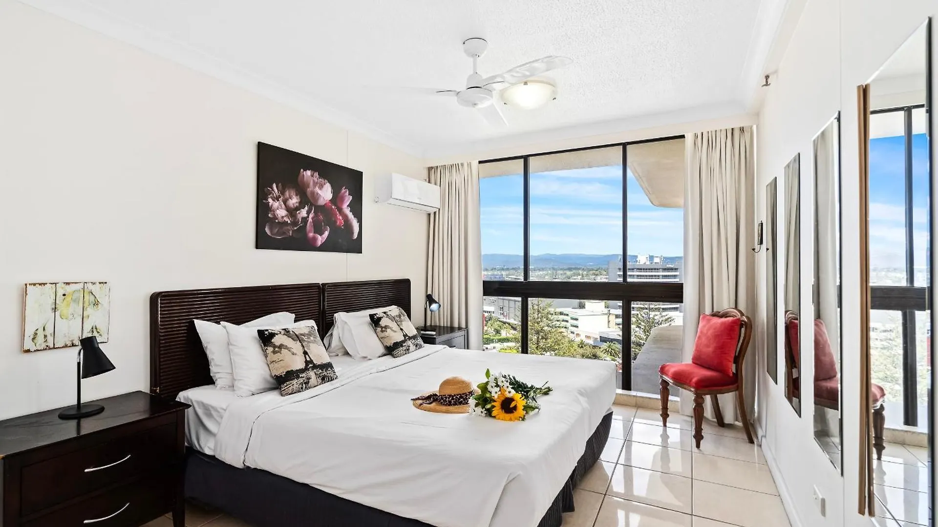 Aparthotel Beachcomber - Official