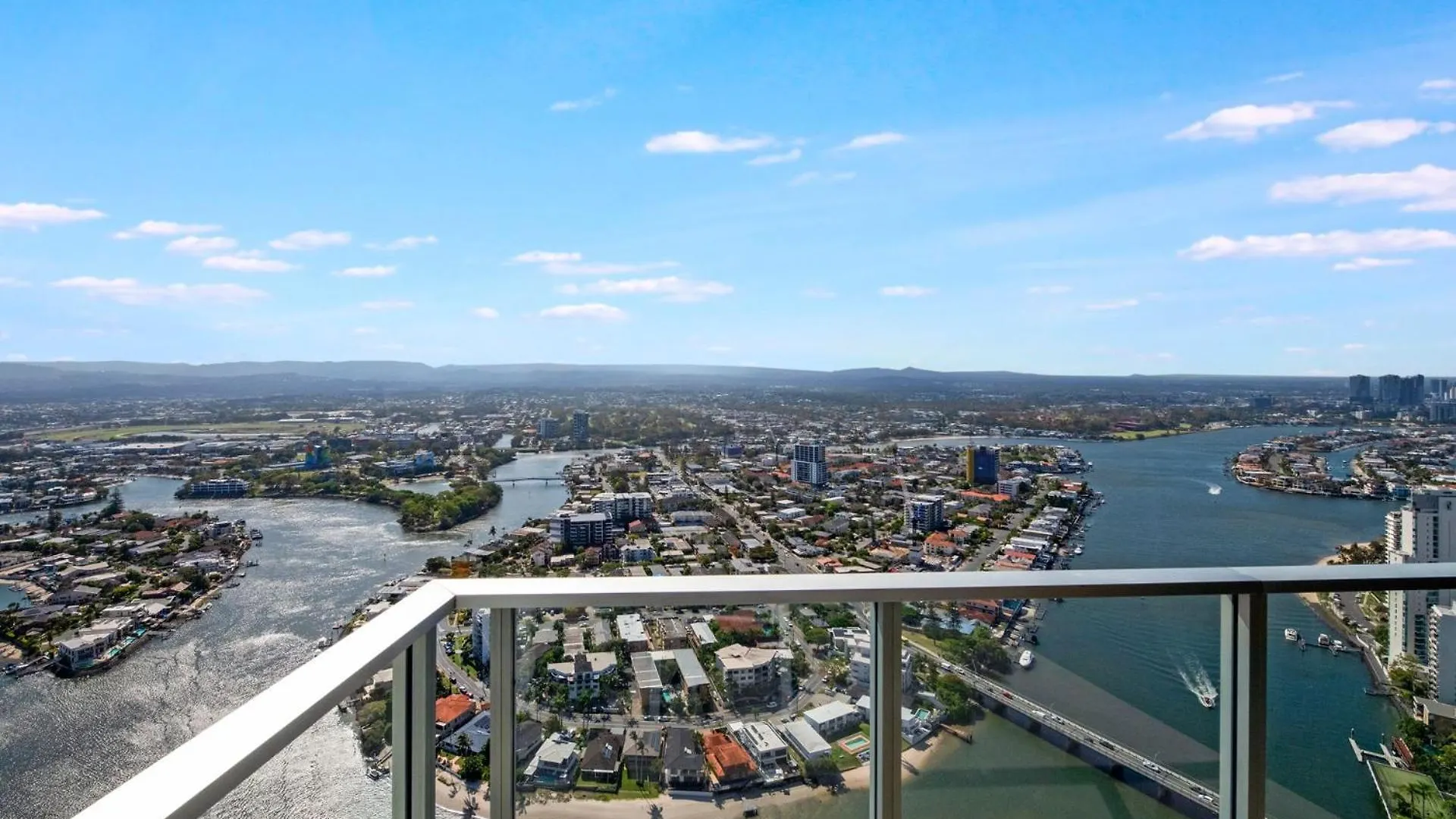Circle On Cavill High Floor 1 Bedroom