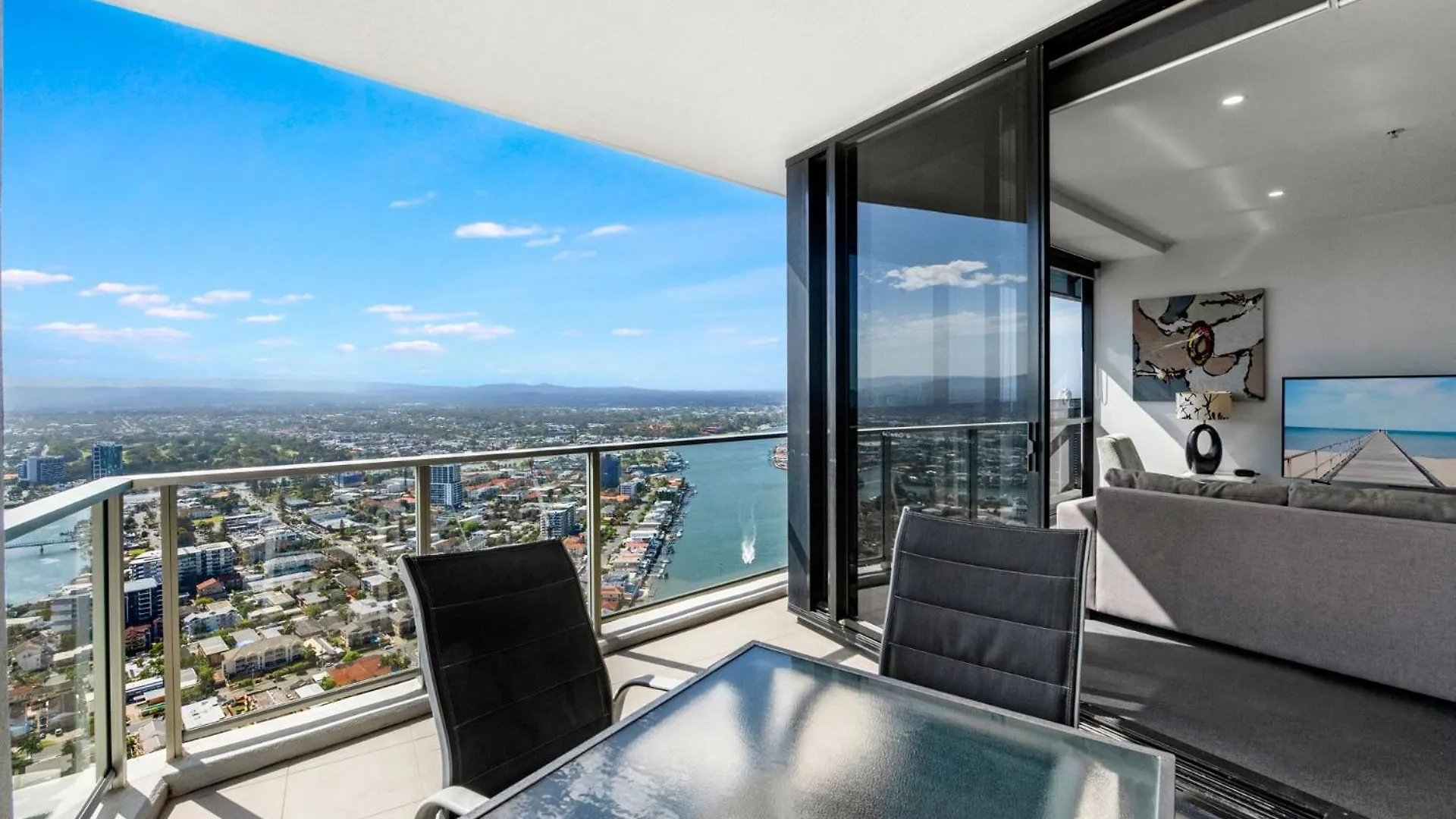 Circle On Cavill High Floor 1 Bedroom