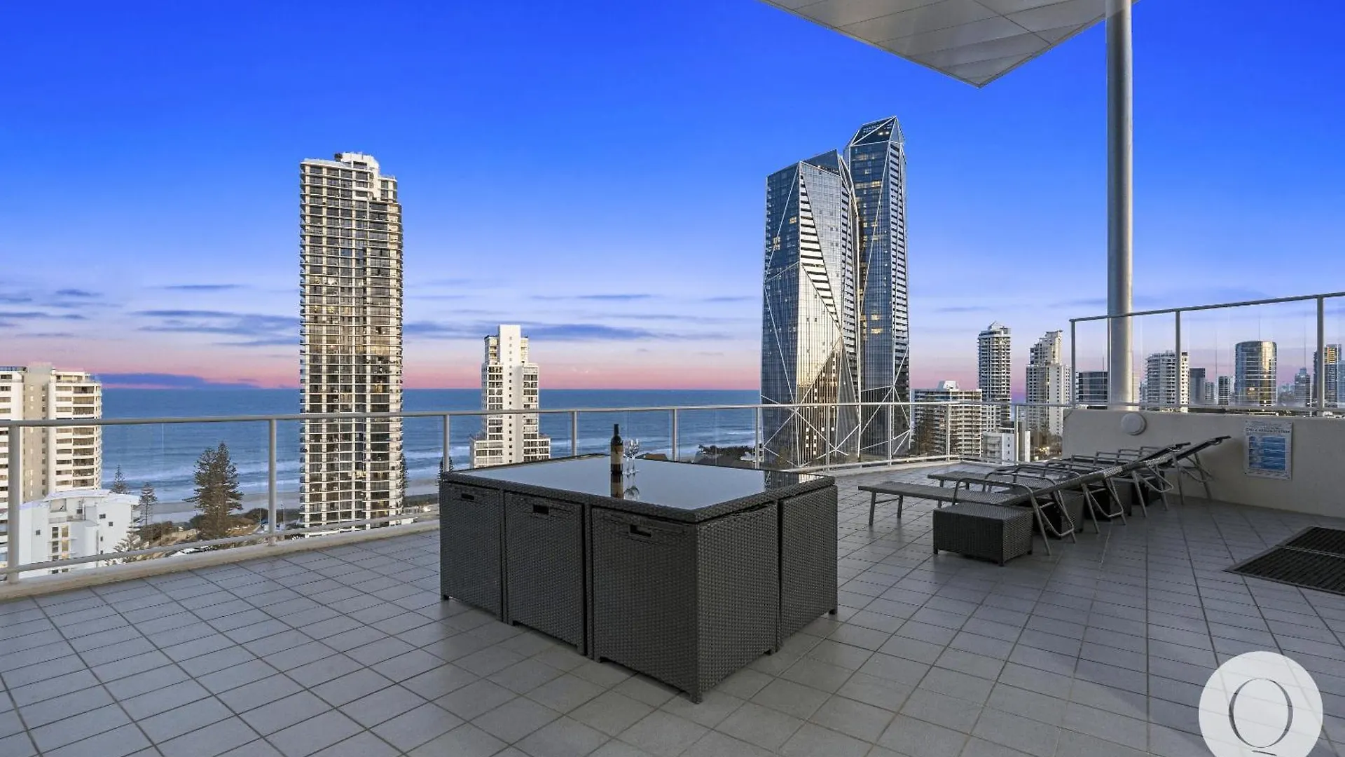 Wings Penthouses - Qstay Apartman *