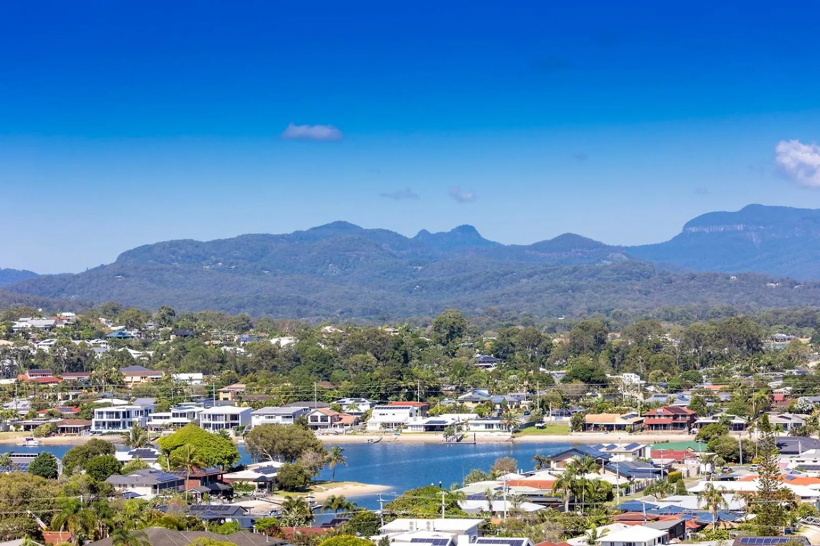 Magnoli - Hosted By Burleigh Letting * Gold Coast