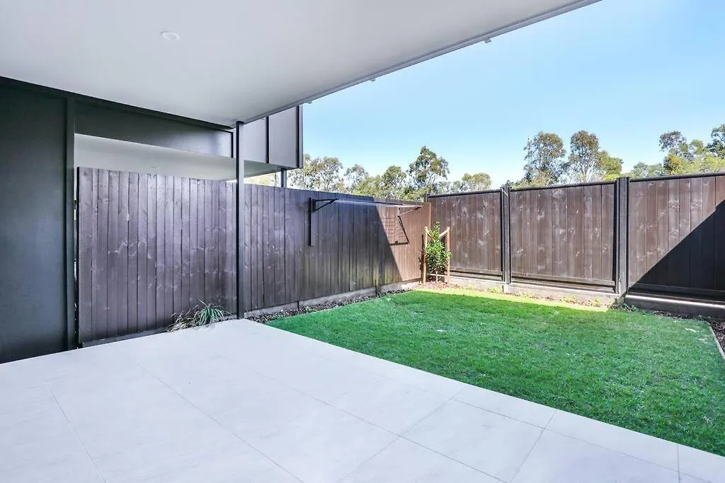 Cheerful 3 Bedroom Townhouse With Parking Holiday home