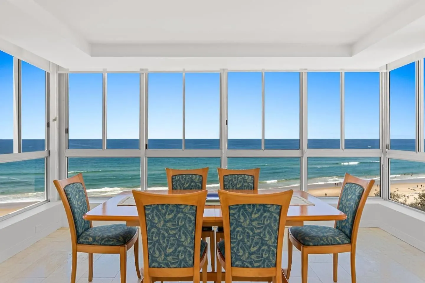 The Wave Watcher - A Breathtaking Oceanfront Haven Lägenhet *