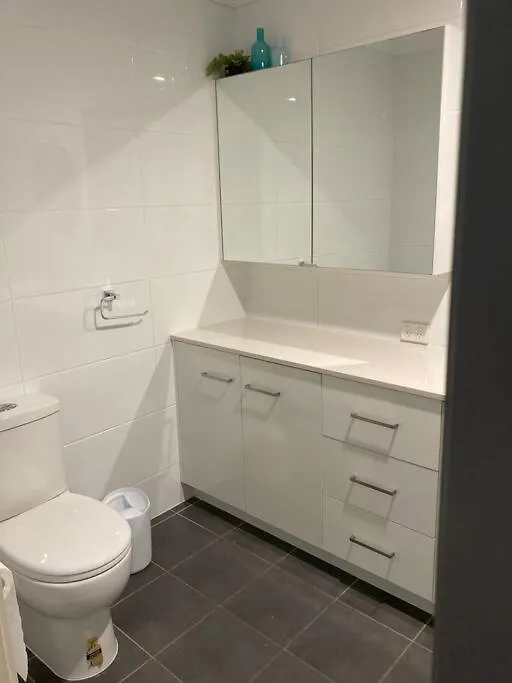 Hébergement de vacances Broadbeach Beachside! Home, Carport, Courtyard, Pools Spas Gold Coast