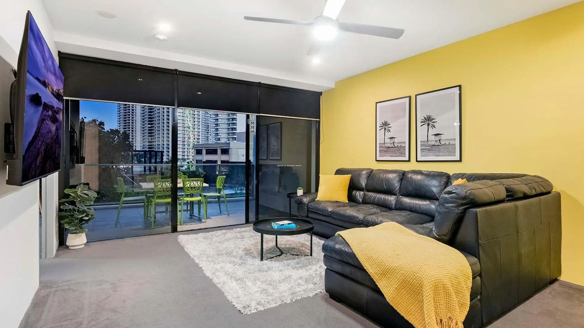 Circle On Cavill - Self Contained & Privately Managed - Wow * Gold Coast