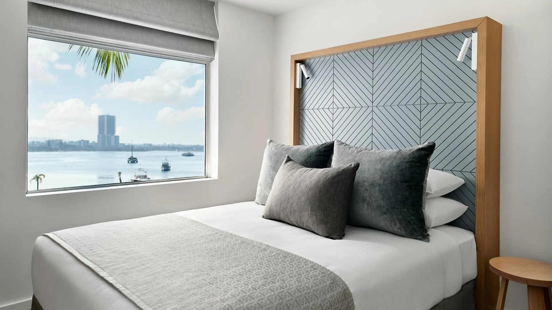 Sheraton Grand Mirage Resort 5*