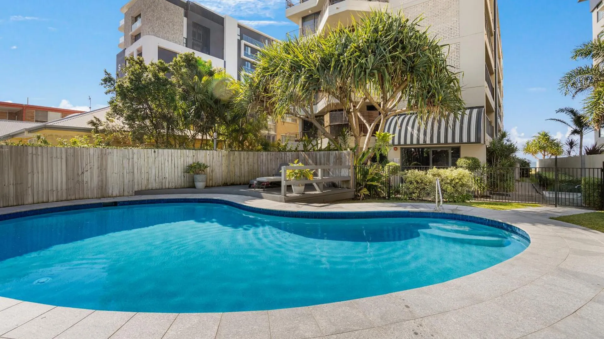 Surfside Court - Hosted By Burleigh Letting Apartment *