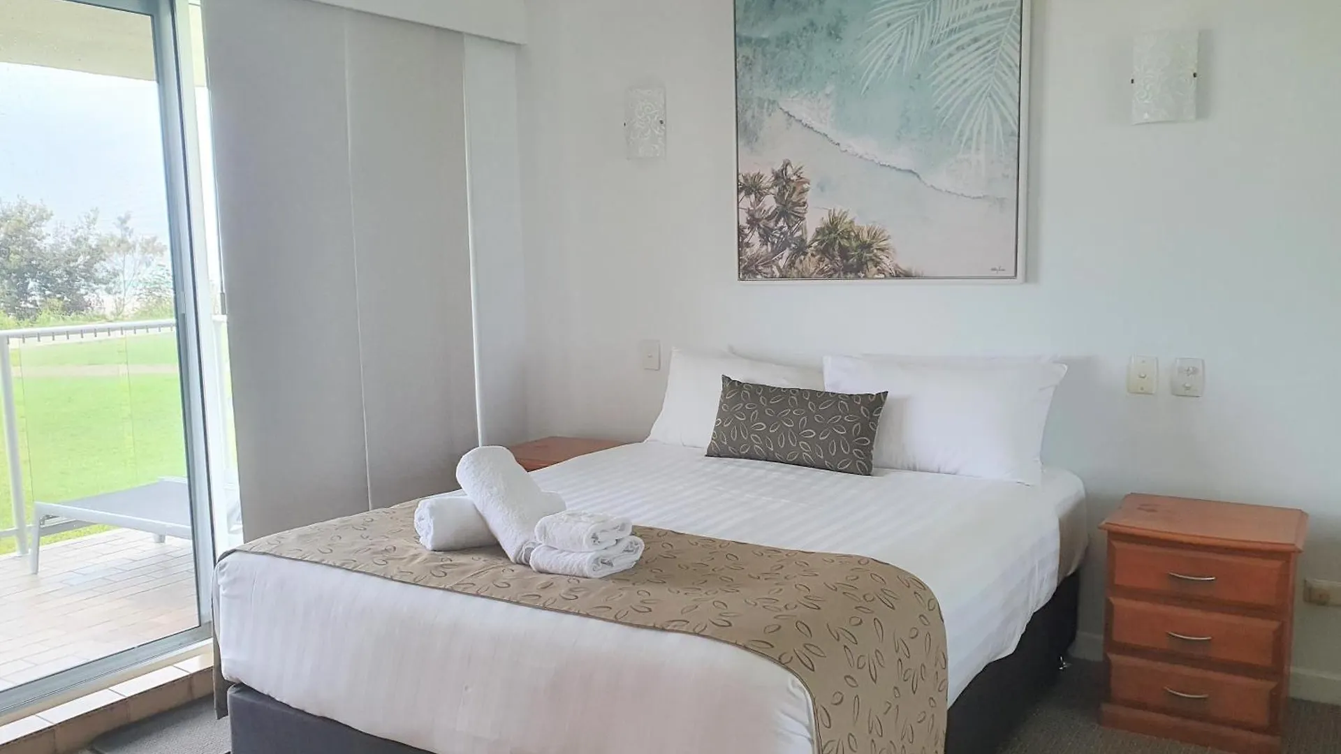 Pacific Surf Absolute Beachfront 3* Gold Coast