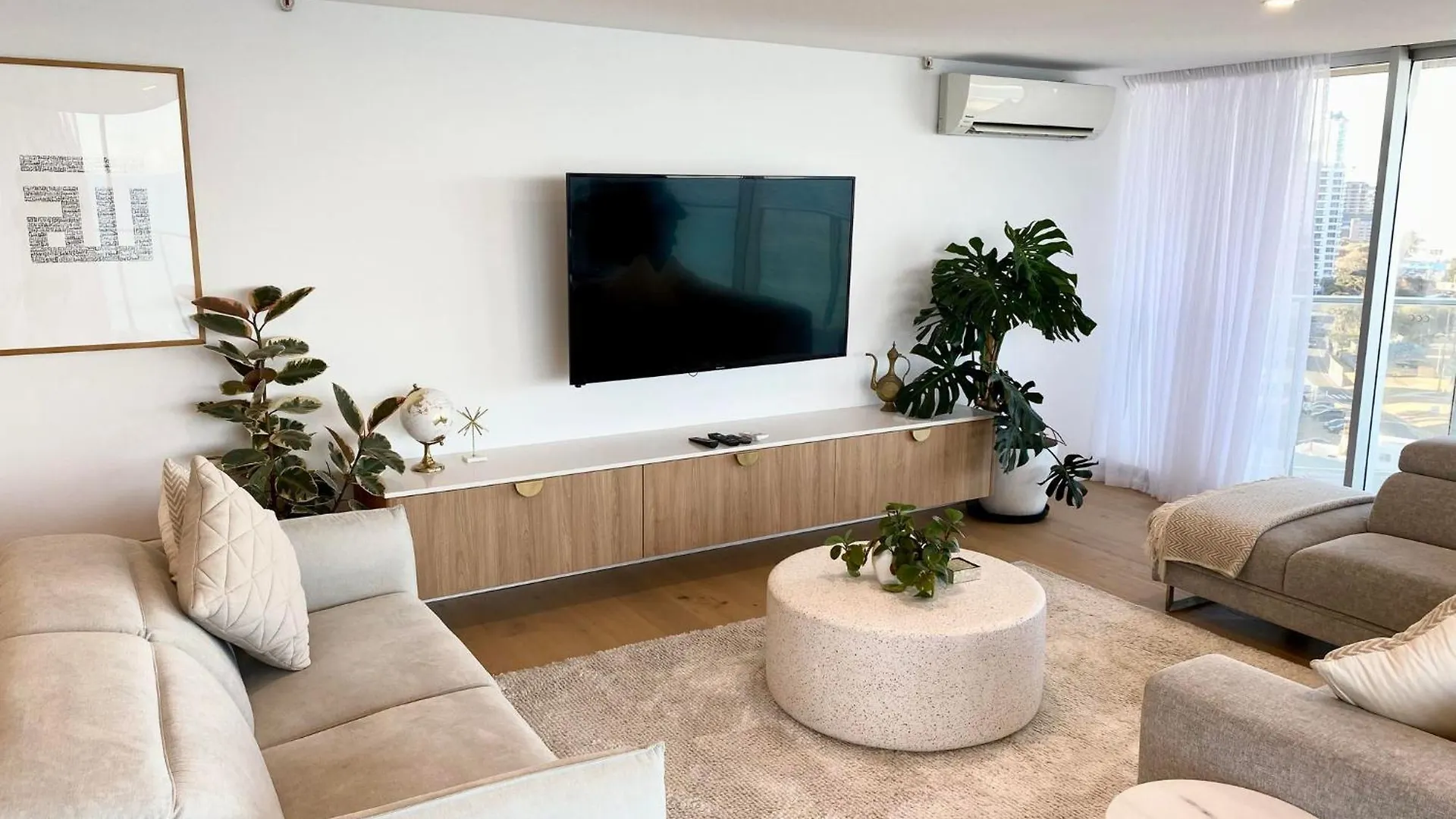 Aparthotel Hi Surf Beachfront