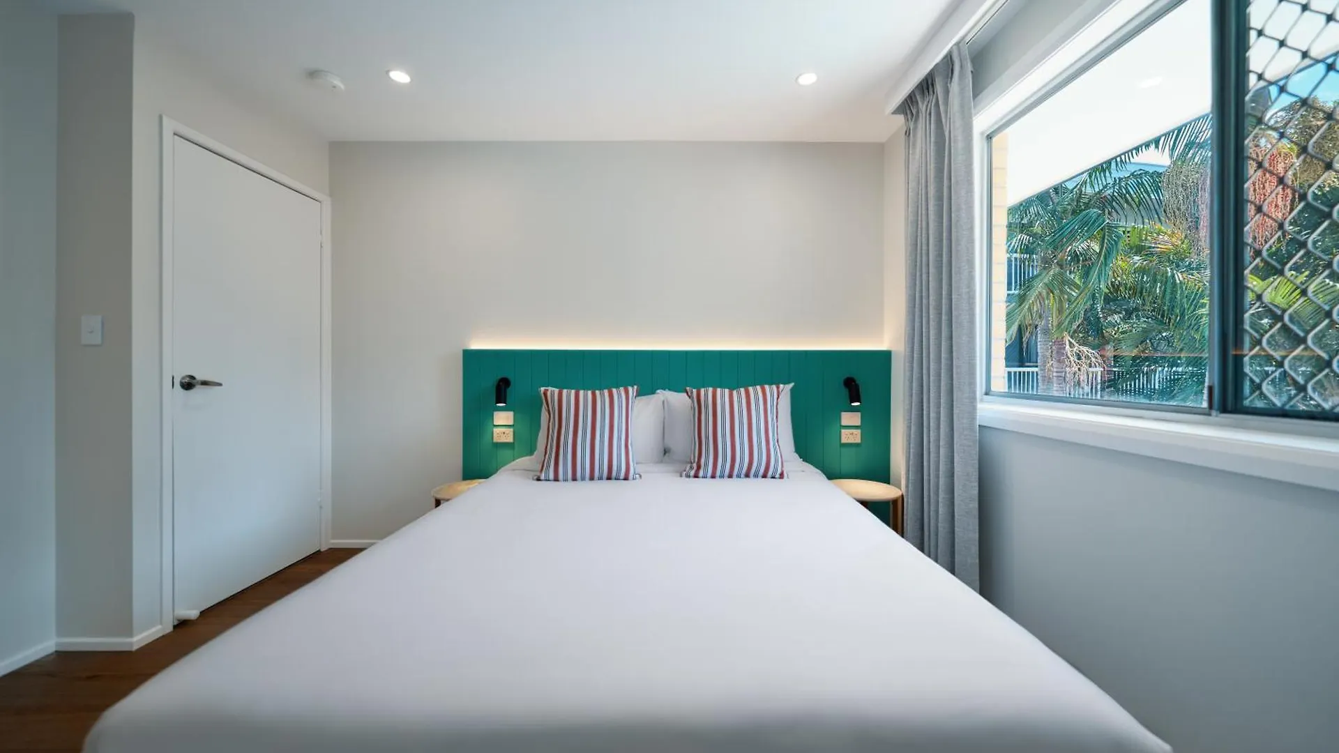 Red Star Palm 3* Gold Coast