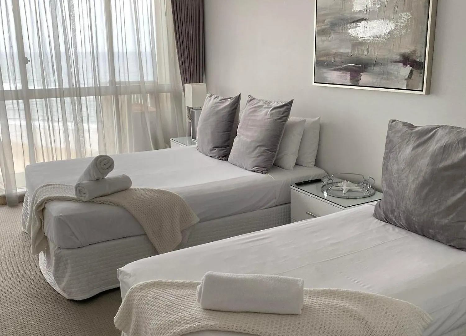 Hi Surf Beachfront Aparthotel 4*