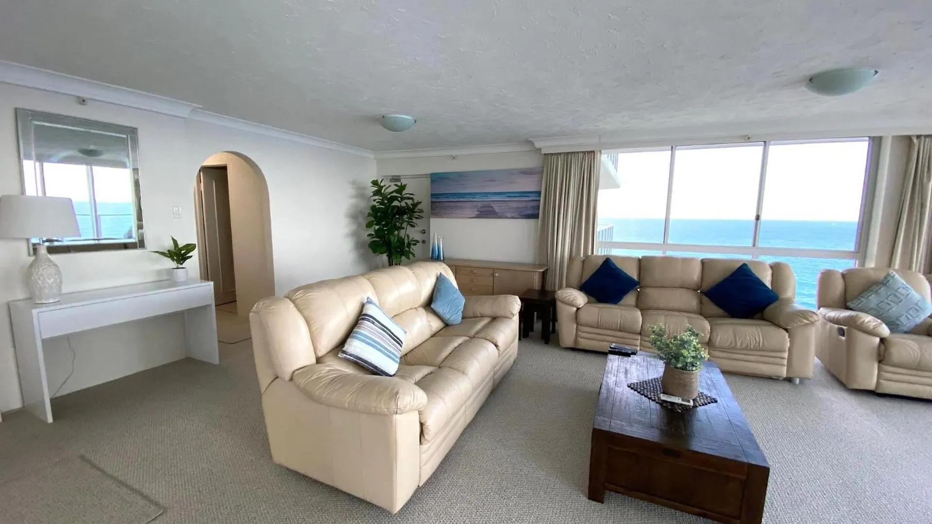 Aparthotel Hi Surf Beachfront