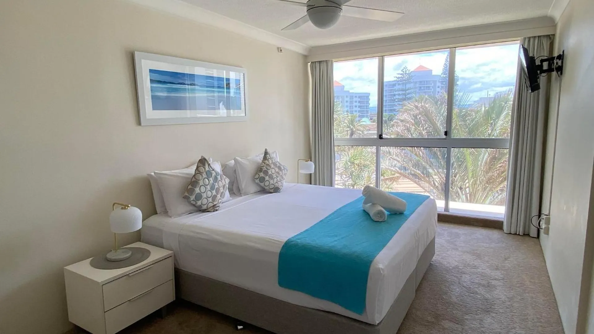 Hi Surf Beachfront Aparthotel