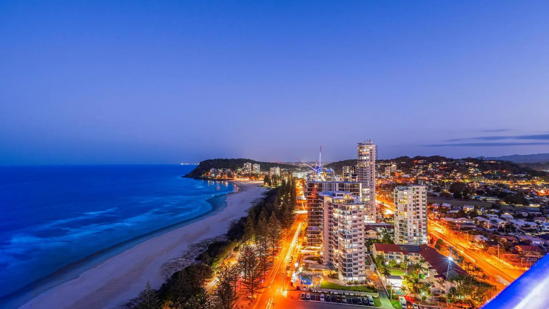Burleigh Esplanade Aparthotel