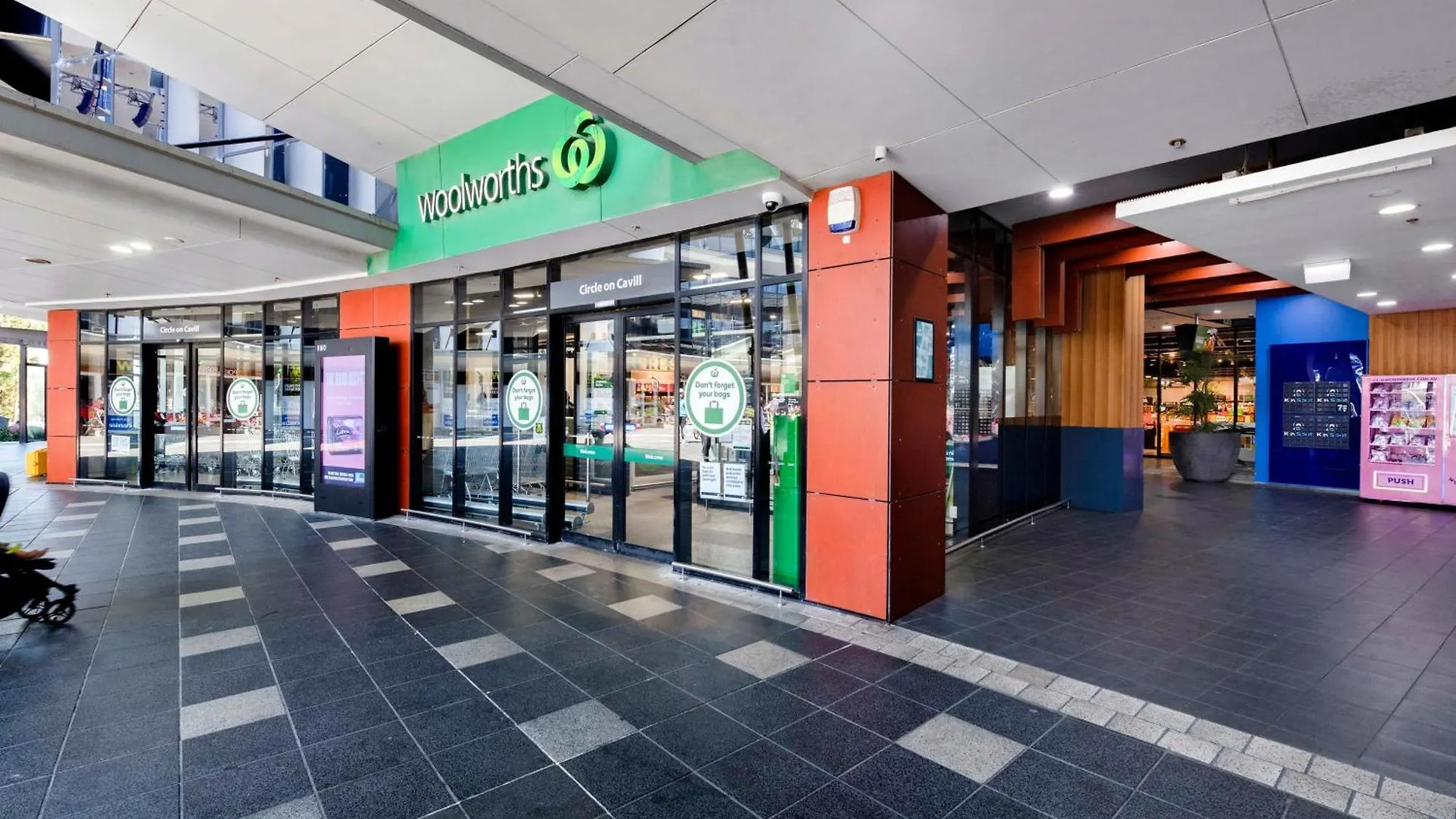 Two Bedroom Self Contained - Circle On Cavill - Privately Managed Apartamento *
