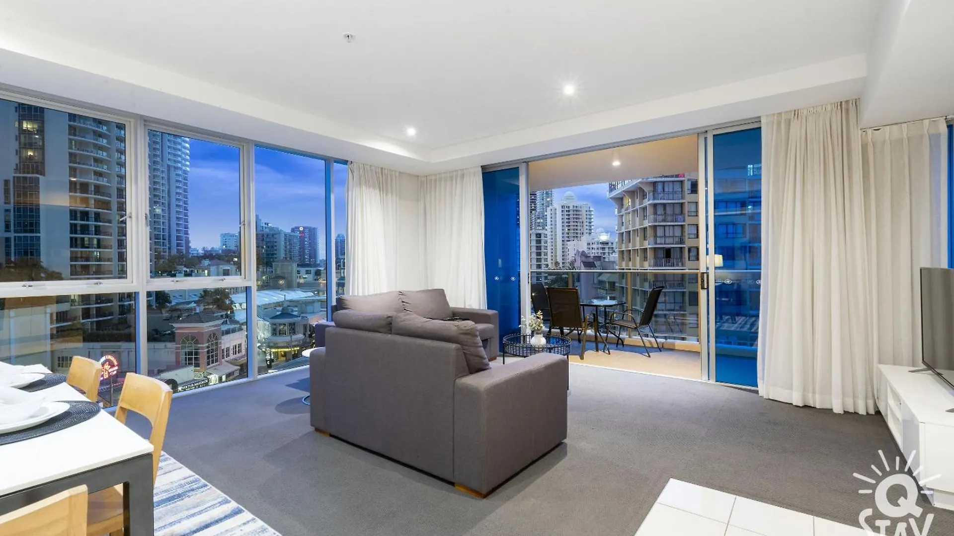 Apartment H Residences - Qstay Gold Coast