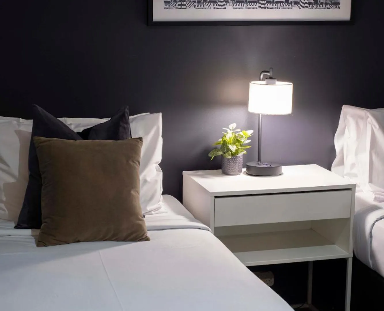 Two Bedroom Self Contained - Circle On Cavill - Privately Managed *