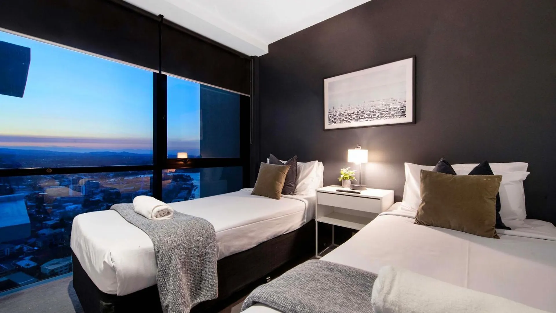 Two Bedroom Self Contained - Circle On Cavill - Privately Managed