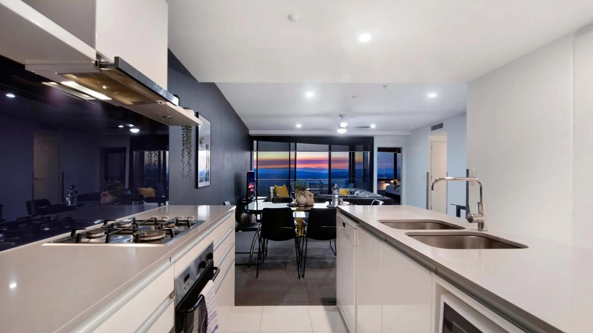Two Bedroom Self Contained - Circle On Cavill - Privately Managed *