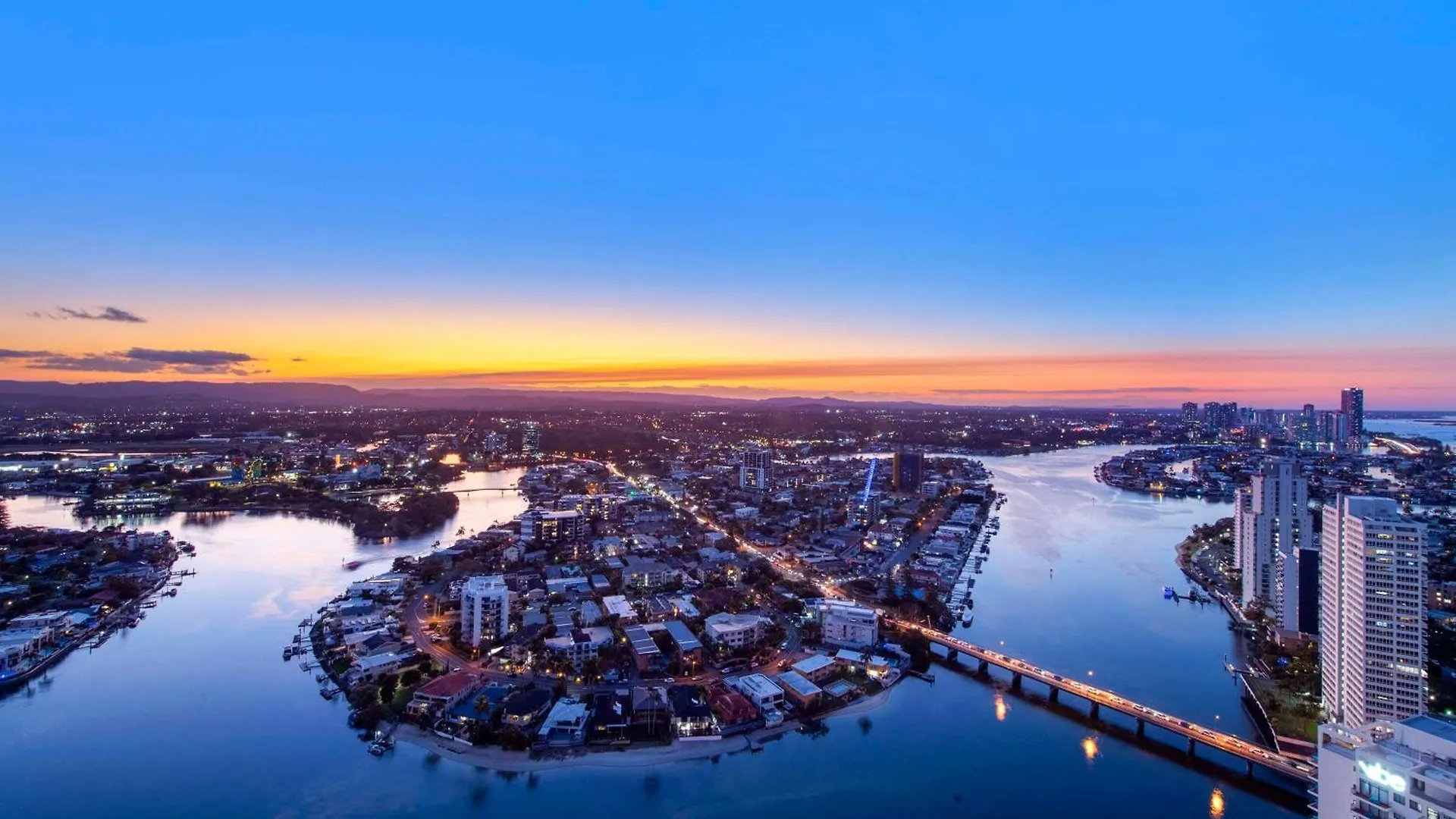 Two Bedroom Self Contained - Circle On Cavill - Privately Managed Apartamento Gold Coast