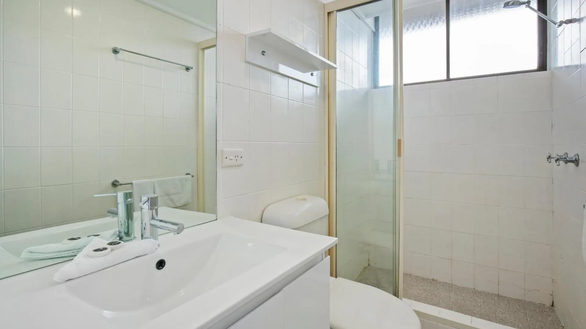 Capricorn One Beachside - Official 4* Gold Coast