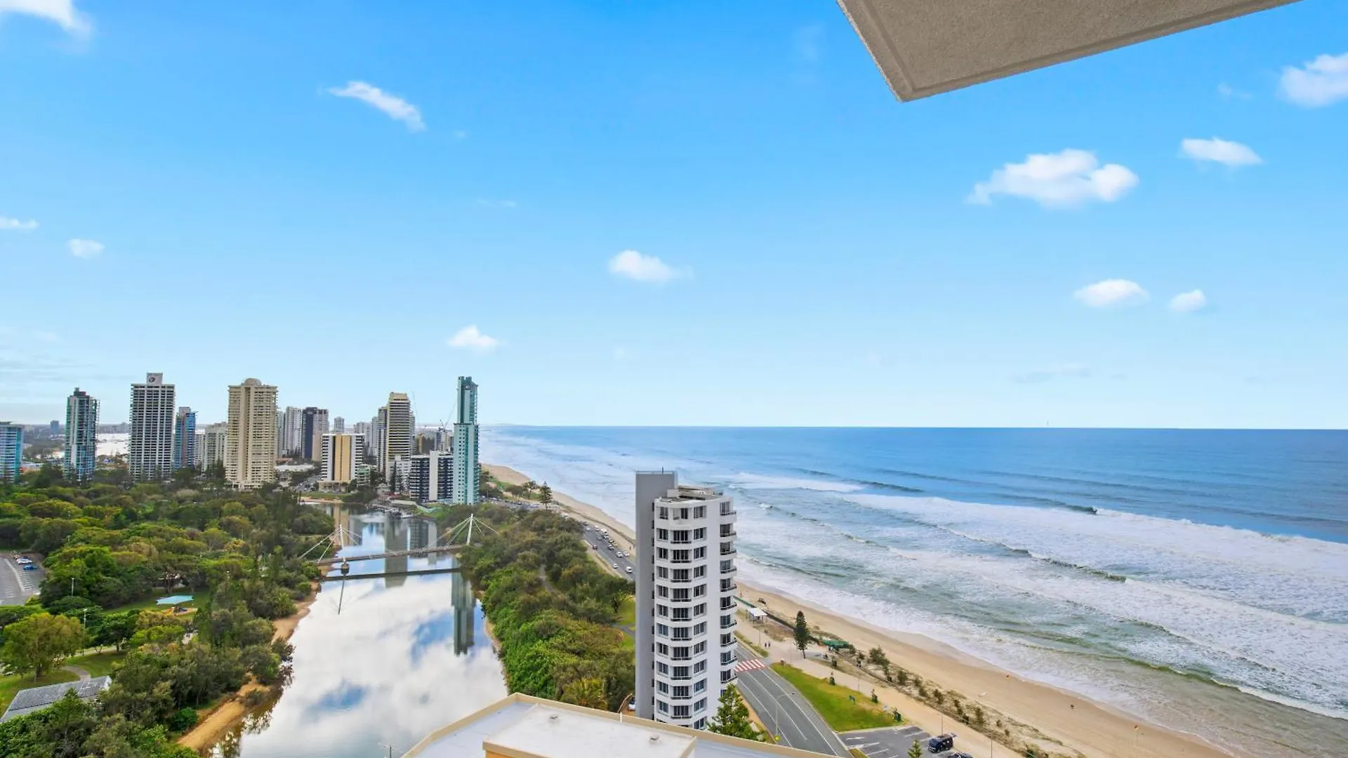 Aparthotel Capricorn One Beachside - Official Gold Coast