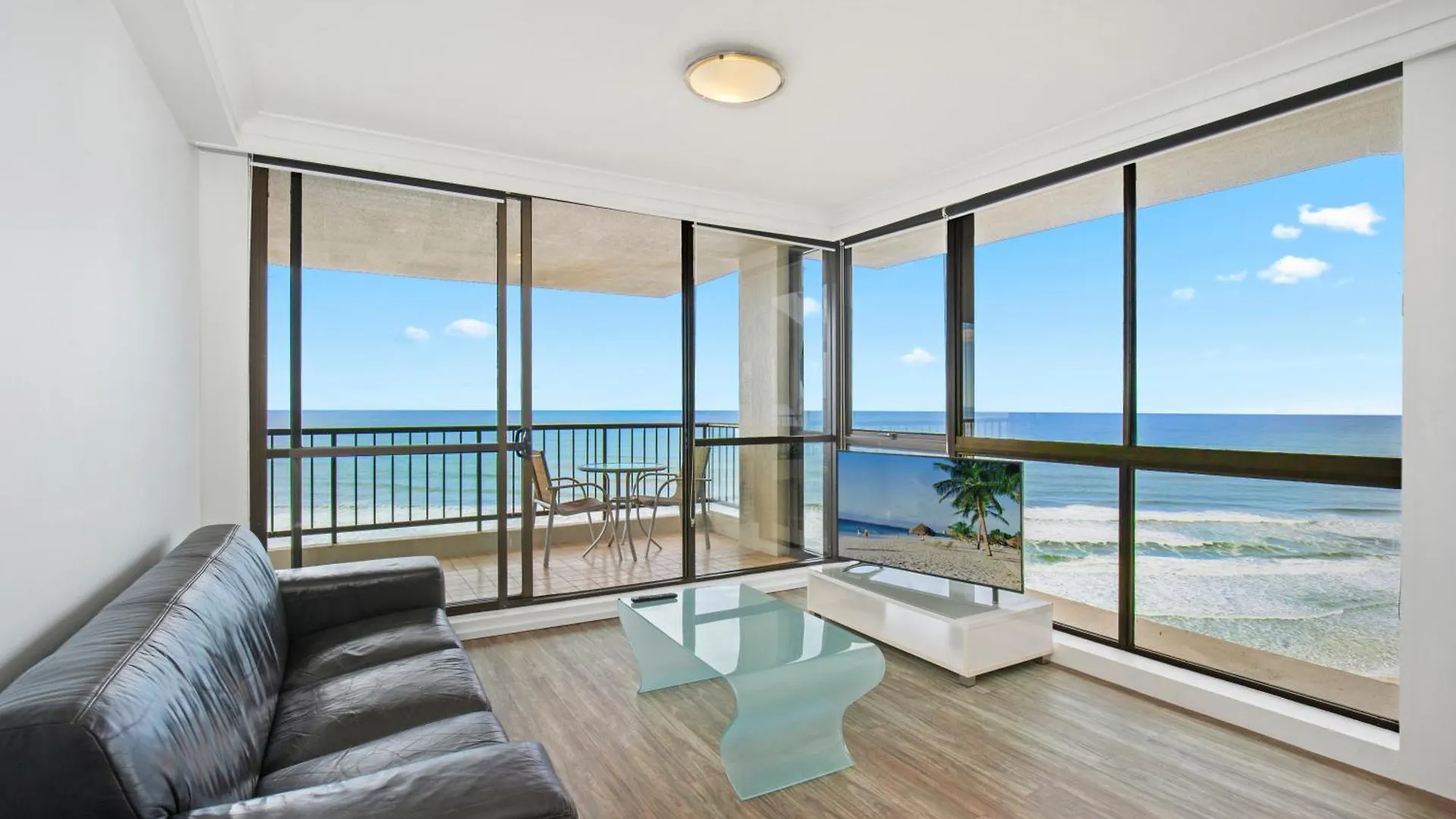 Capricorn One Beachside - Official Gold Coast