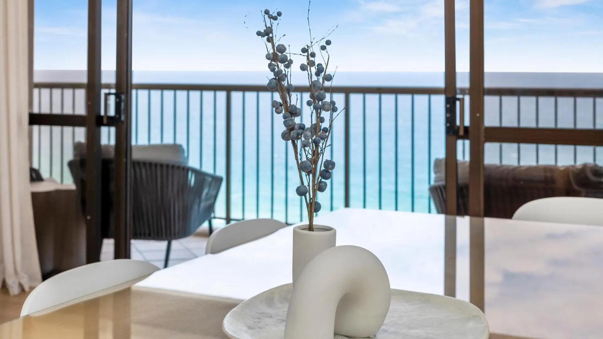 Burleigh Esplanade Aparthotel
