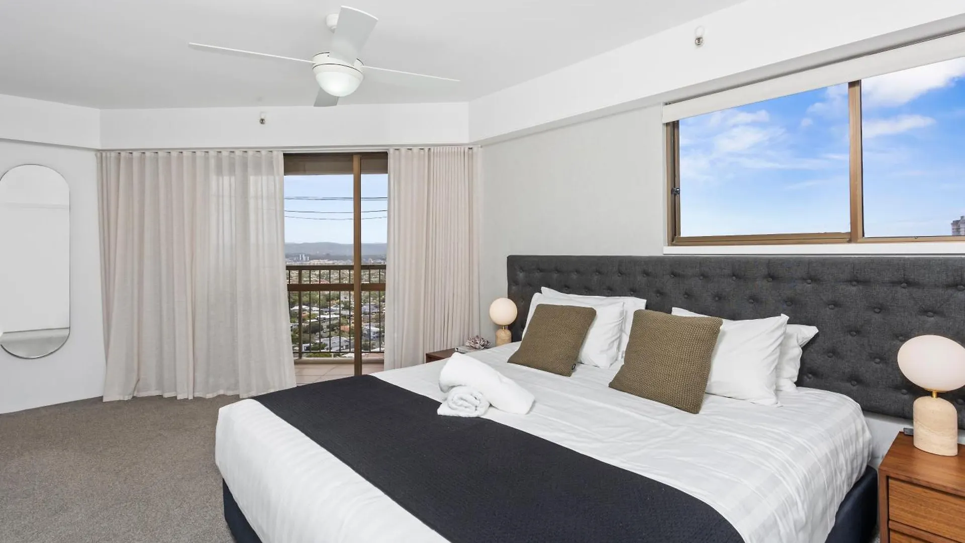 Aparthotel Burleigh Esplanade 4*