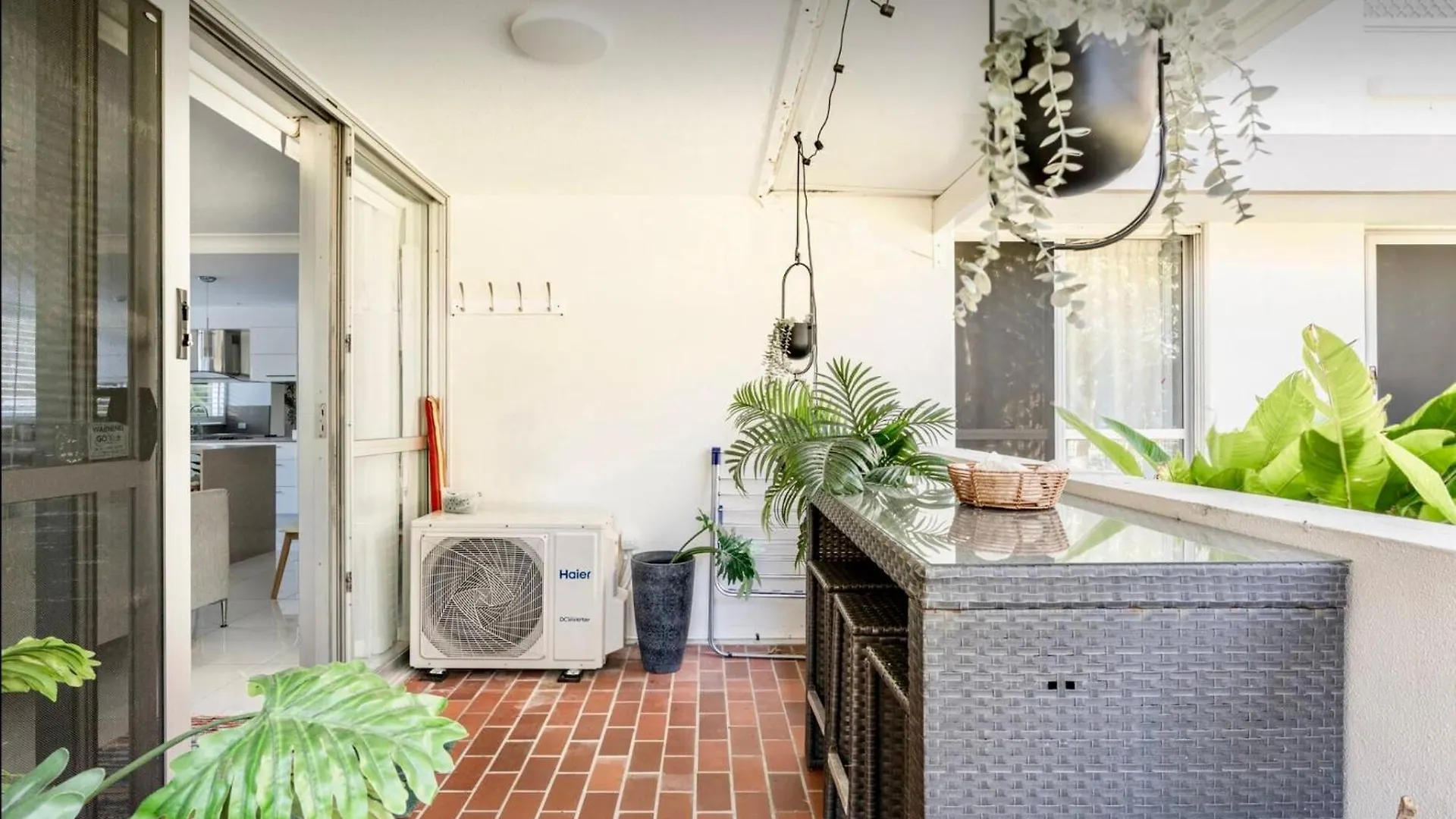 Beachside Beauty At Burleigh Pavilion! *