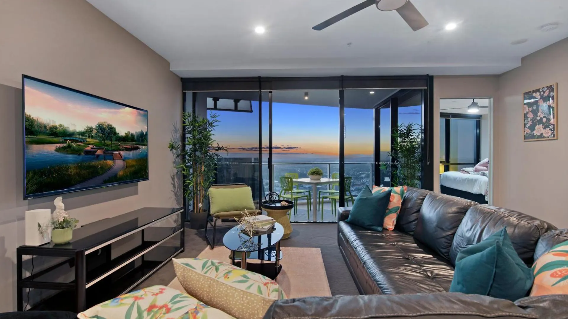 Two Bedroom Self Contained - Circle On Cavill - Privately Managed *