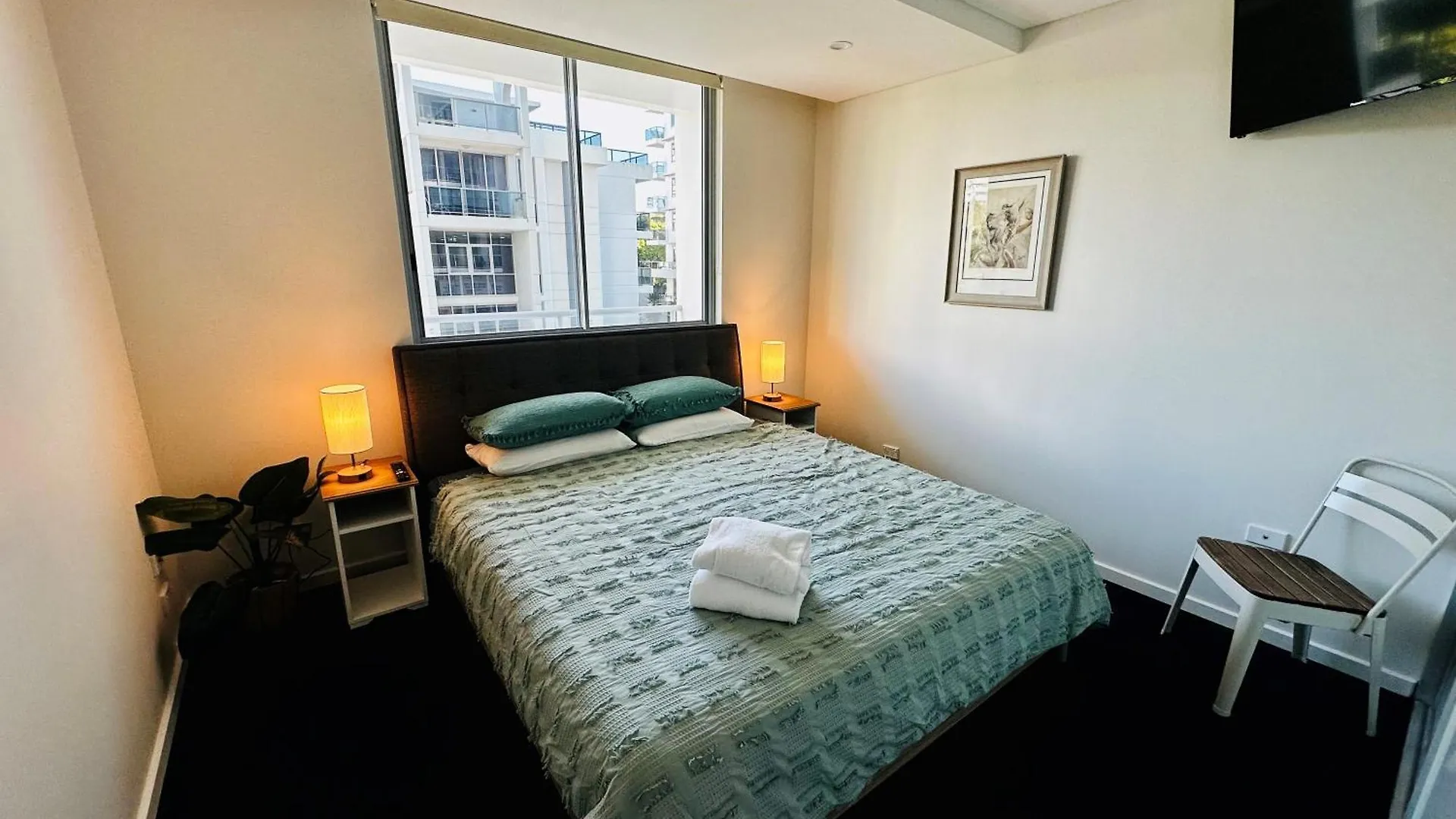 Elegant Splendor 3 Bedroom With Tram Access *