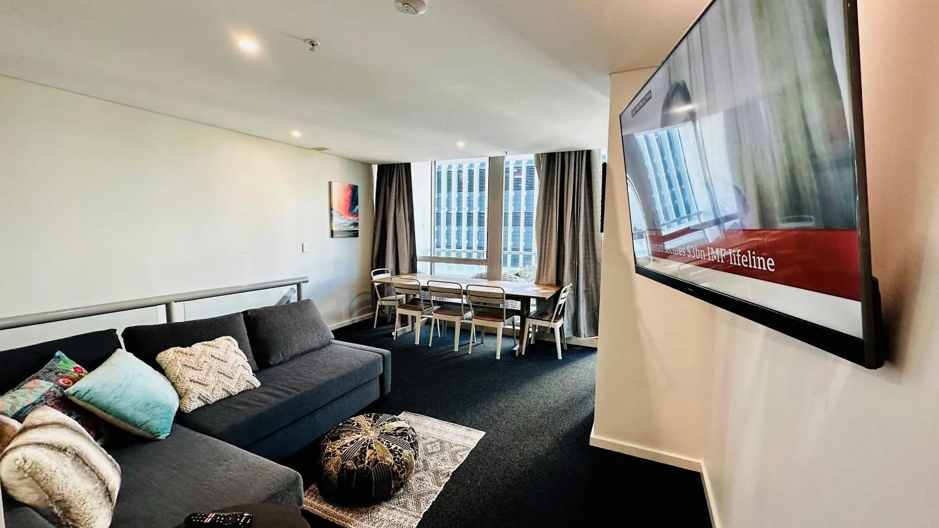 Elegant Splendor 3 Bedroom With Tram Access * Gold Coast
