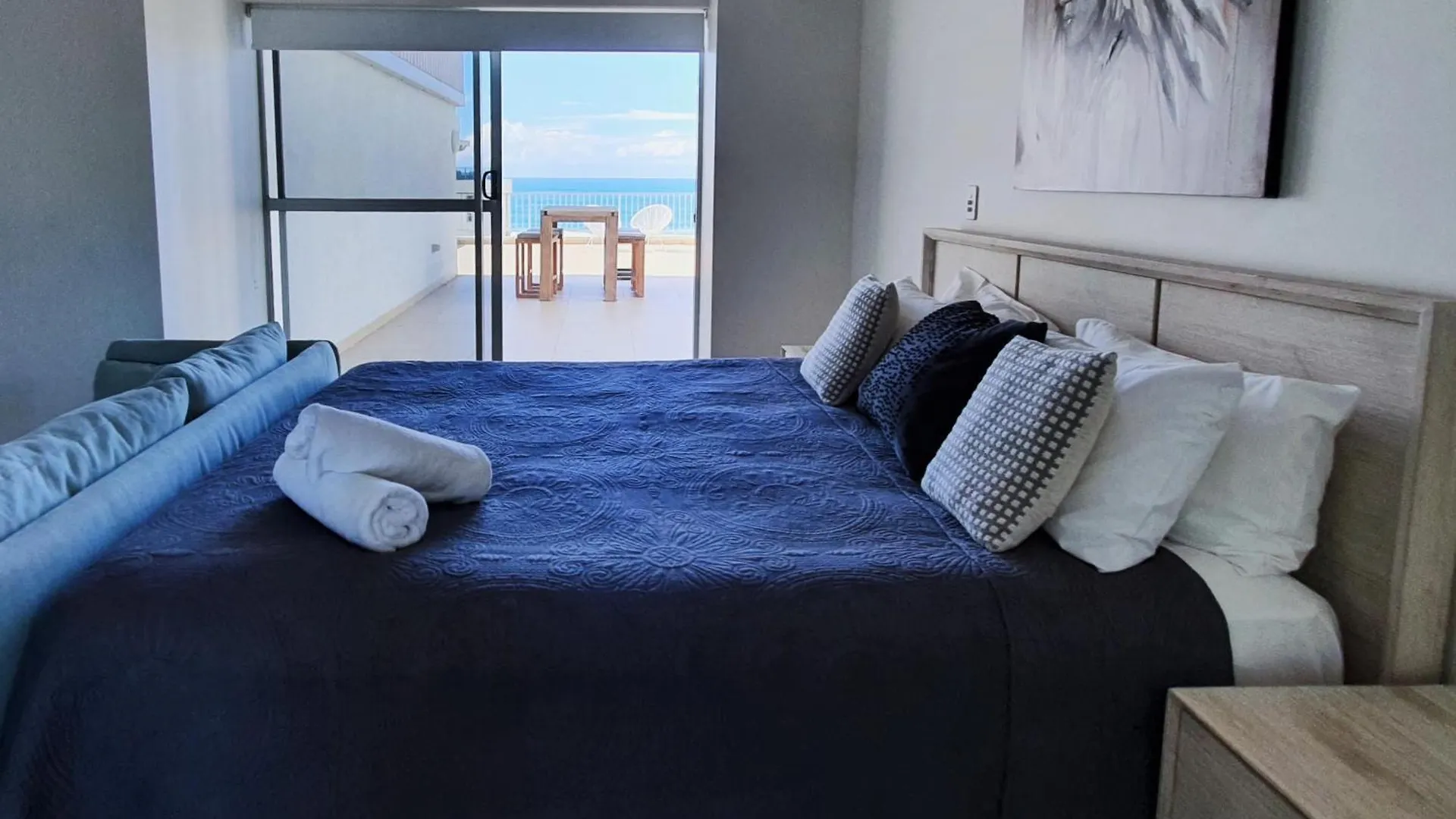 Surfers Aparthotel