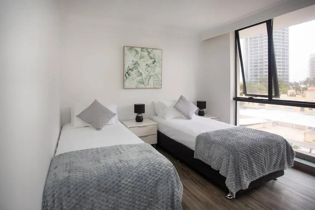 Surfers Paradise 2 Bedroom Orchid Ave *