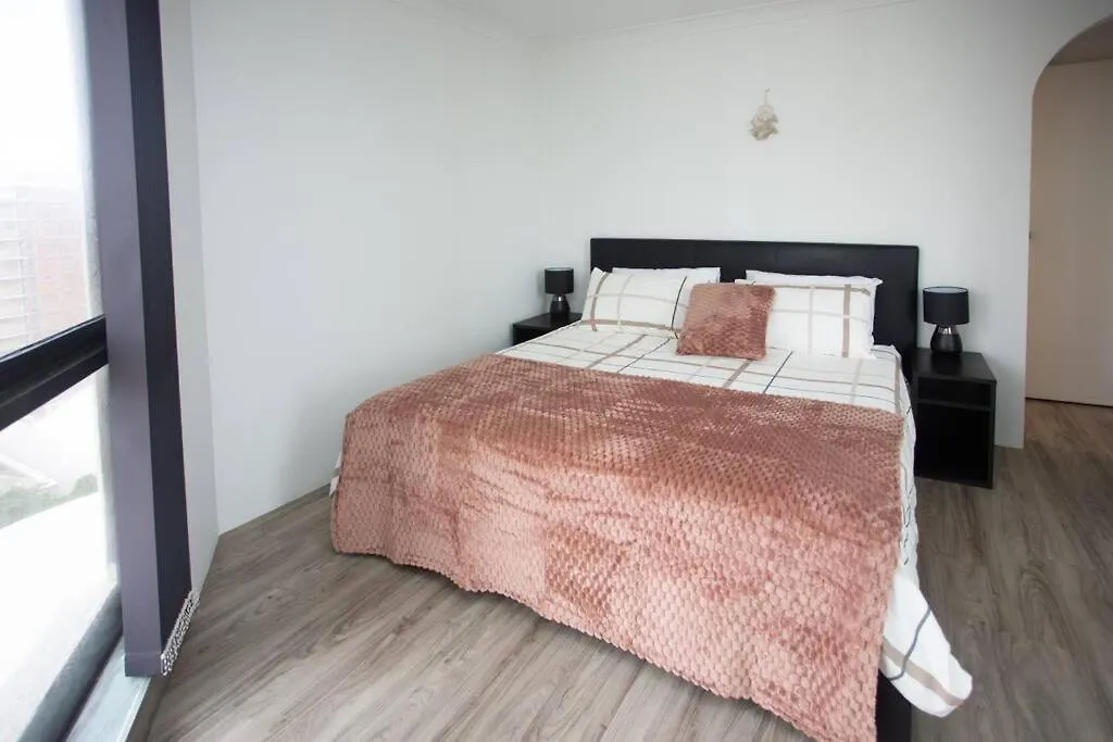 Apartment Surfers Paradise 2 Bedroom Orchid Ave