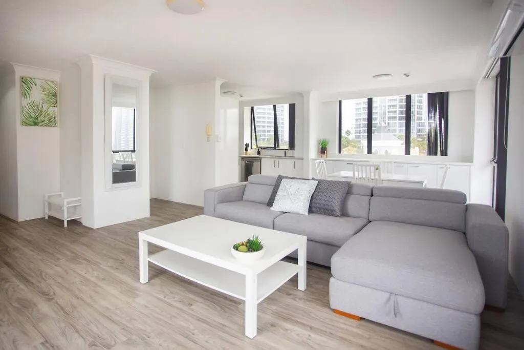 Surfers Paradise 2 Bedroom Orchid Ave *