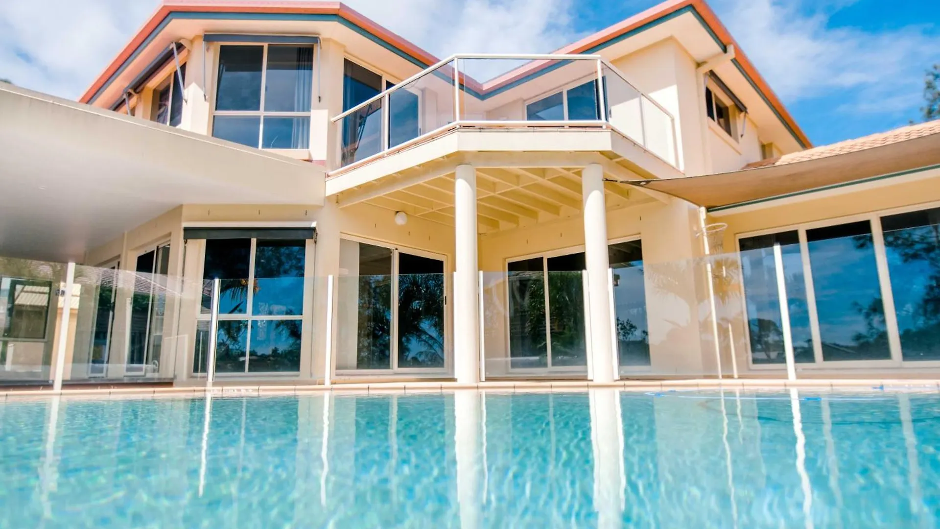 Peaceful Waterfront Ferienhaus *
