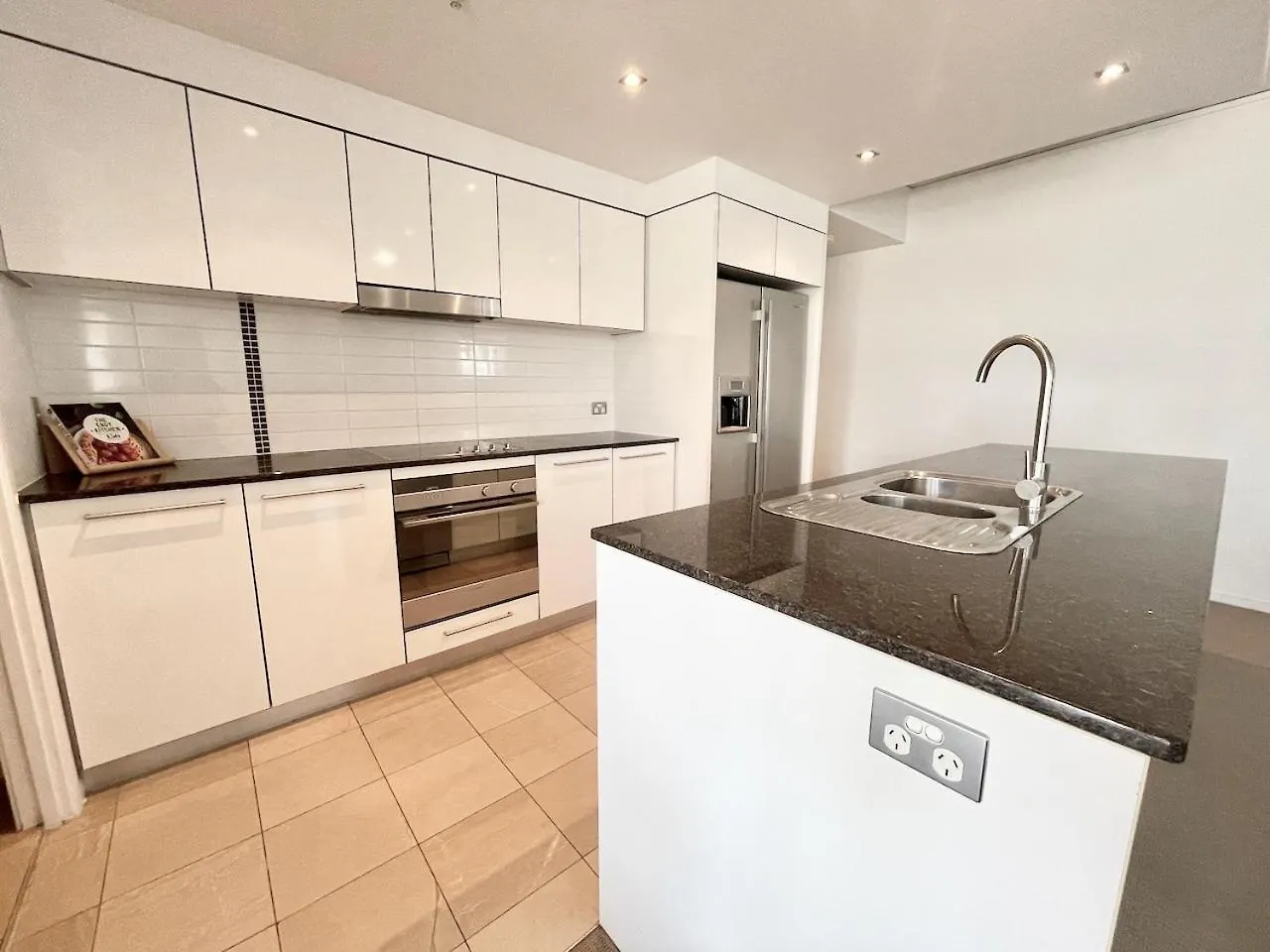 Sierra Grand 802 * Gold Coast