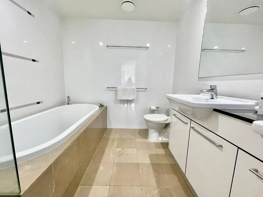 Sierra Grand 802 * Gold Coast