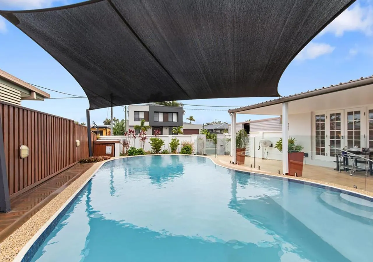 Villa Broadbeach Casa Waterfront With Pier-enjoy Fishing On Vacation Gold Coast