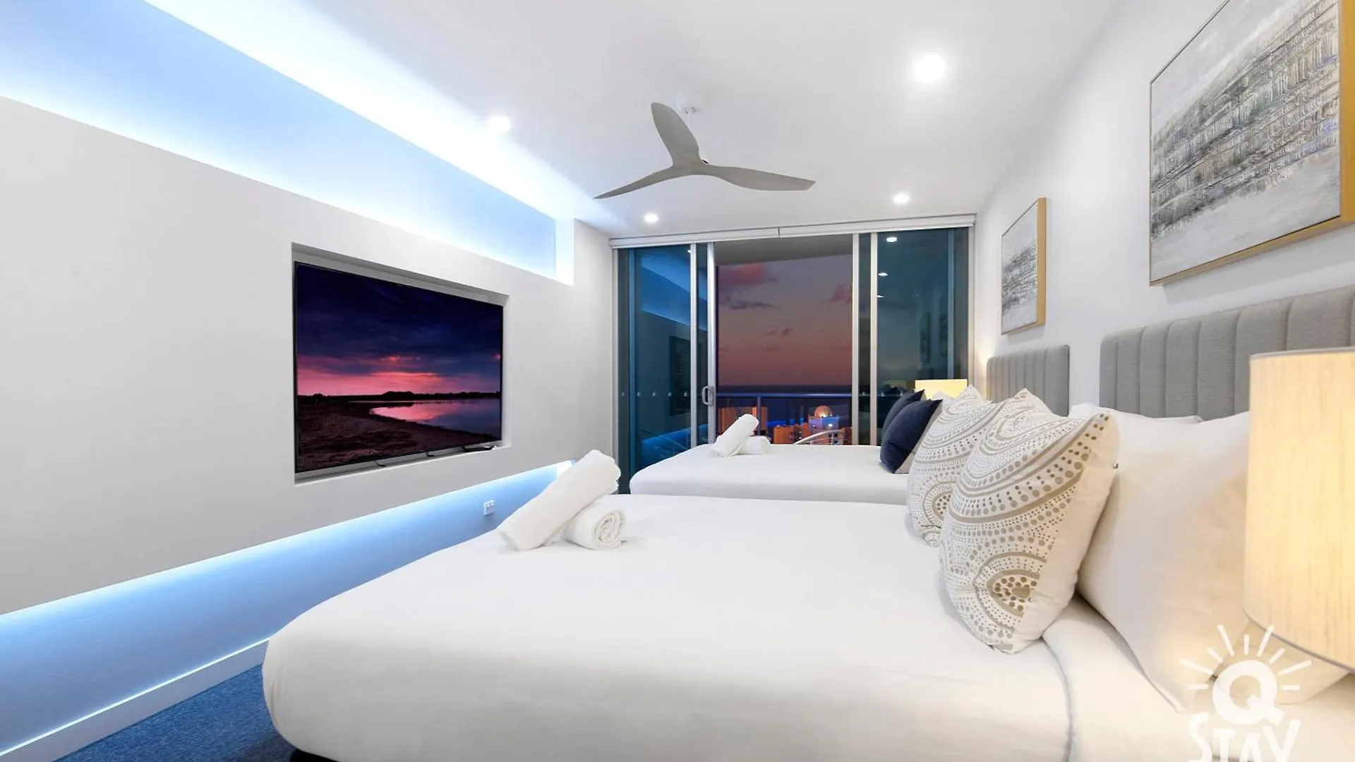 Chevron Renaissance Surfers Paradise Mid Week Madness Deal - Q