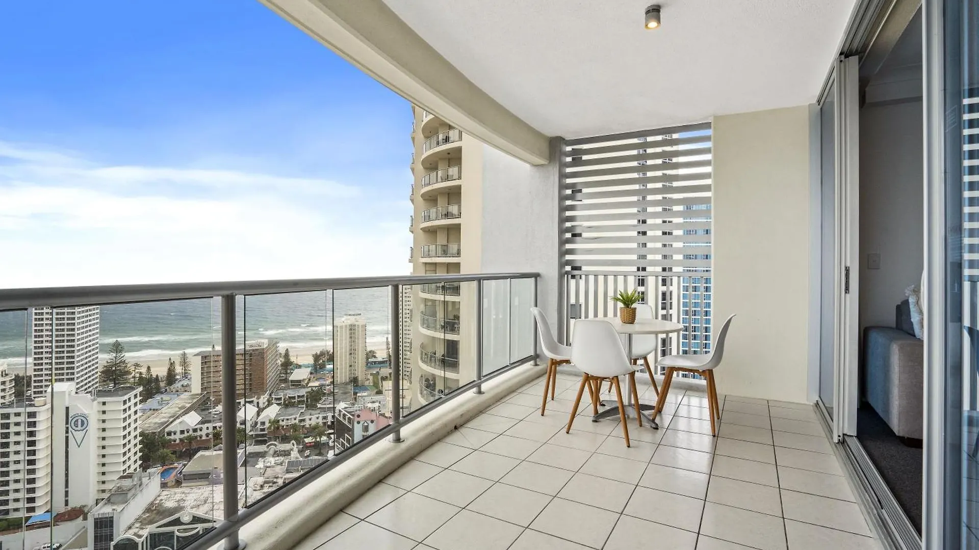 Chevron Renaissance Surfers Paradise Mid Week Madness Deal - Q Gold Coast