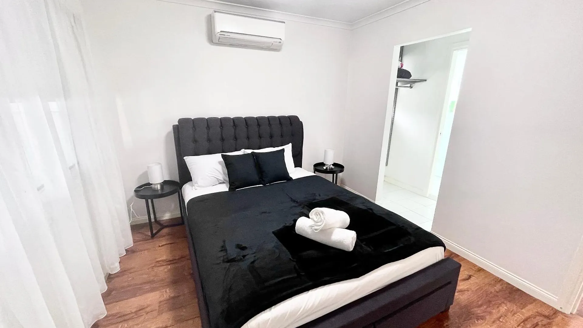 Villa Broadbeach Casa Waterfront With Pier-enjoy Fishing On Vacation *